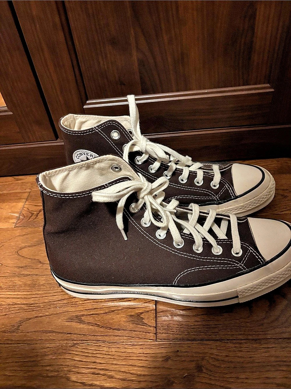 Converse Chuck 70 High Top Sneakers in chocolate brown & White